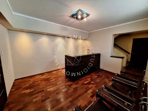 Oficina 7 ambientes con 1 baño