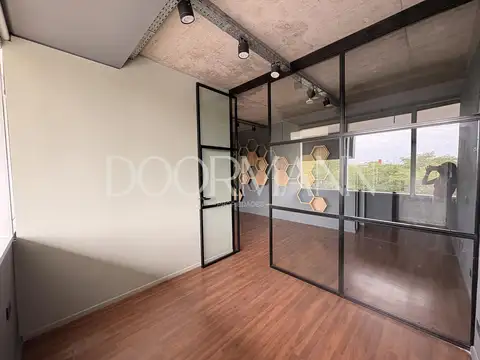 Oficina en Alquiler con 1 cochera