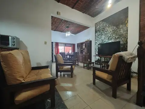 Venta Casa C/local- 4 ambientes en San Martin