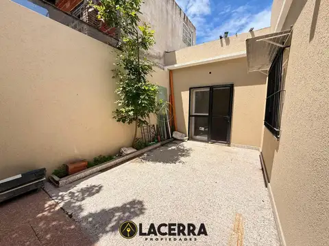 Depto Tipo Casa en Alquiler de 1 dormitorio