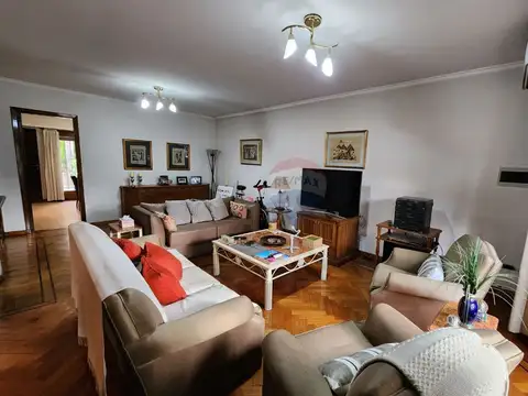 Casa 6 ambientes con 1 baño