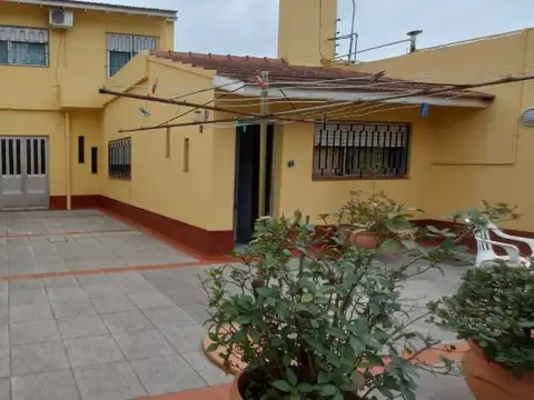 Casa en Venta en Bernal Oeste, USD 190.000