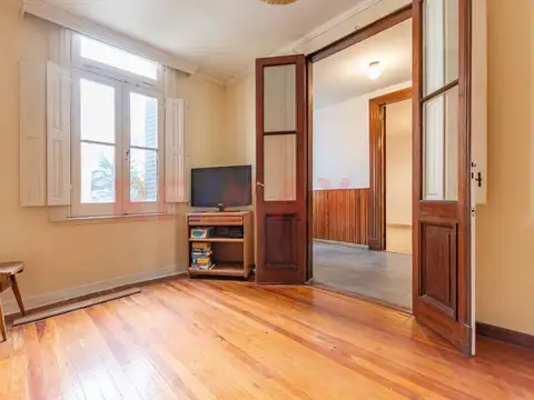 Venta hermosa casa 4 ambientes en Velez Sarfield