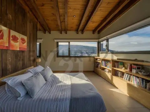 Casa 5 ambientes con 4 baños