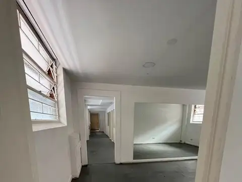 Oficina en Venta con 2 cocheras