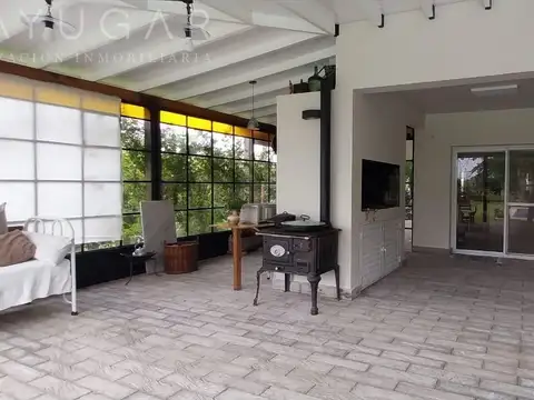 Casa 5 ambientes con 4 baños