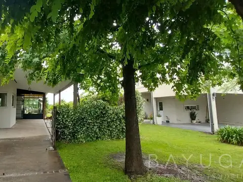 Venta - Casa en Altos De Manzanares - Pilar