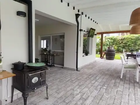 Venta - Casa en Altos de Manzanares - Pilar