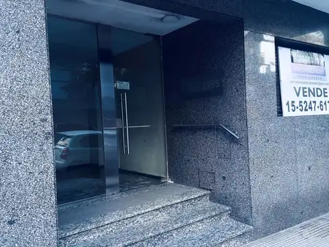 Departamento Monoambiente en Planta Baja con Patio Interno - Luminoso