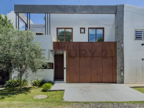 Casas de Categoria en Venta en Ringuelet