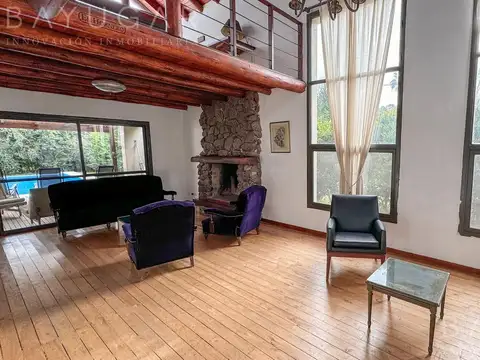 Casa 6 ambientes con 4 baños