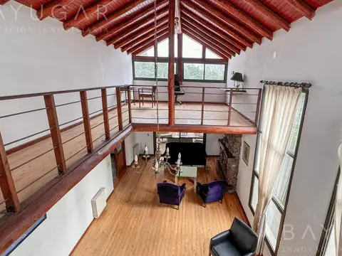 Casa en Venta con 2 cocheras