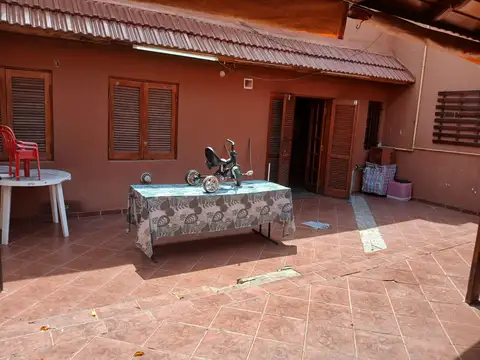 CASA DE 2 DORMITORIOS EN ALQUILER