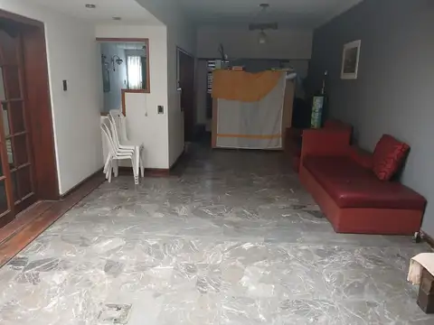 Casa 5 ambientes con 1 baño