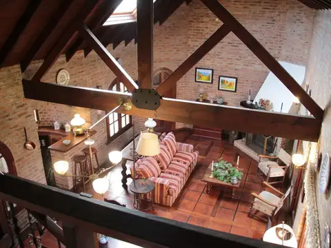 Casa 5 ambientes con 3 baños