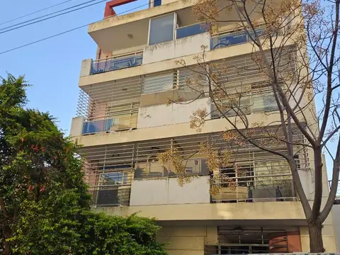 Carlos A. Lopez 3300, Piso 1