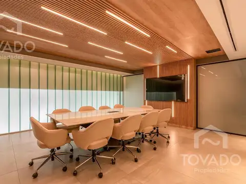 En Alquiler! Oficina en Edificio de Categoría!