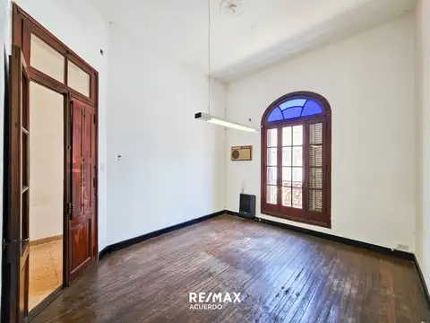 Casa en Venta en San Nicolas De Los Arroyos, USD 180.000