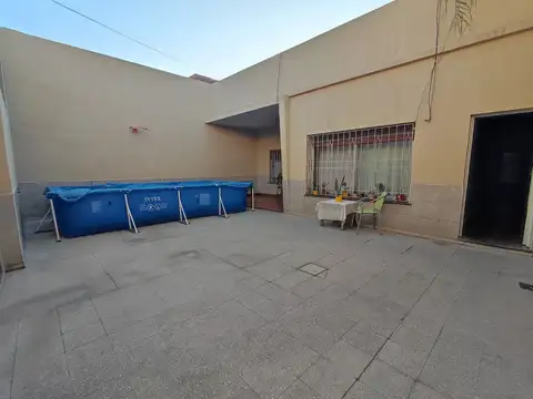 Casa en Venta con 6 cocheras