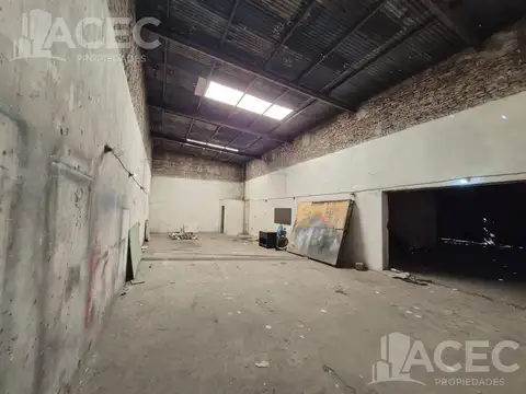 Galpon en Venta en La Tablada, USD 50.000