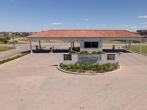 Lote en venta a LA LAGUNA, en Magallanes, Hudson, Berazategui. Con proyecto aprobado