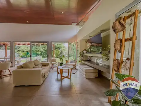 Casa 5 ambientes con 2 baños