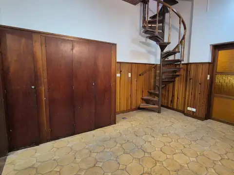 Casa en Alquiler con 1 cochera