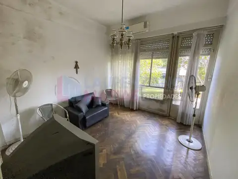 Depto Tipo Casa en Venta 50 años