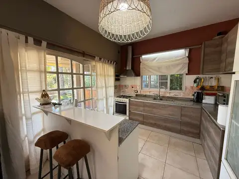 CASA 1200M 6 AMB C/PILETA, PARQUE,COCHERA,TERRAZA