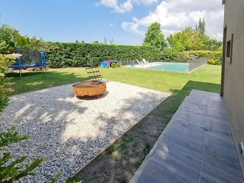 ALQUILER CASA c/pileta ENERO VALLE CLARO BENAVIDEZ