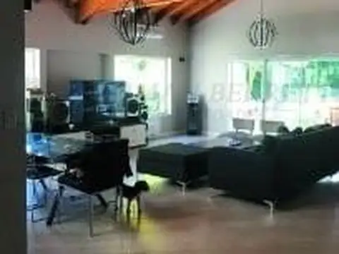 Casa en Venta en Benavidez, USD 550.000