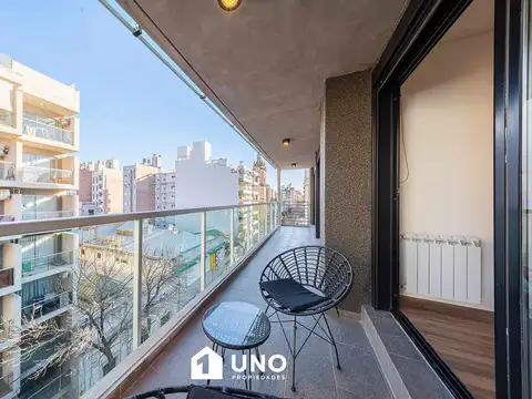 9 de Julio y Alem - Dpto de 3 Dormitorios Externo. Cochera disponible.