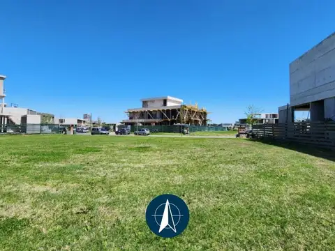 Terreno en venta al rio en el barrio El Yacht, Nordelta