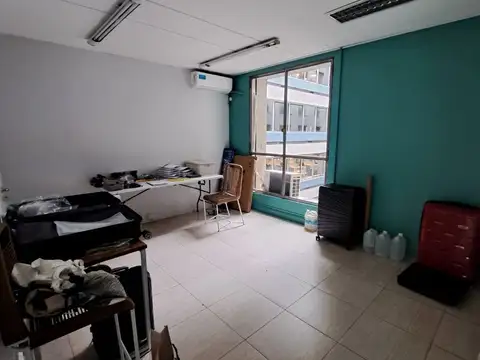 Oficina en Alquiler con 1 cochera