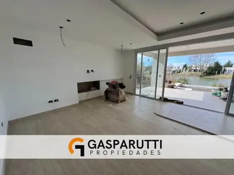 Casa en Venta en El Canton, USD 360.000