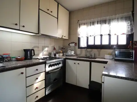 Carlos Tejedor 100, Piso 0