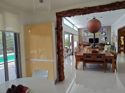 Casa en Venta en Fincas de San Vicente, USD 545.000