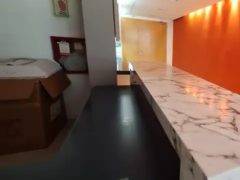 Oficina en Alquiler con 2 cocheras