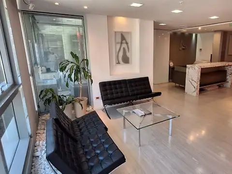 ALQUILER DE OFICINA CORPORATIVA, AMOBLADA, c/2 COCHERAS (opcionales) - MADERO CENTER