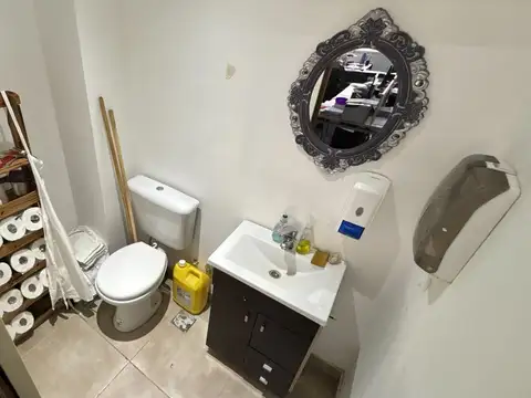 Venta Local comercial con oficina en Monserrat