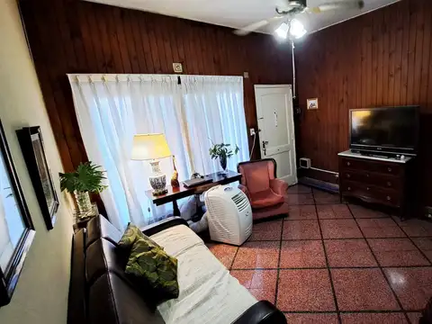 Casa Americana, ubicada a pocas cuadras de la estación de Castelar Norte