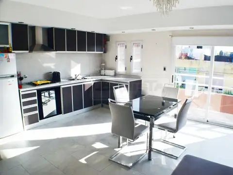 Depto Tipo Casa en Venta de 4 dormitorios