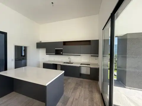 VENTA DE CASA 4 DORMITORIOS EN SAN MATIAS