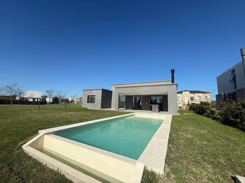 VENTA DE CASA 4 DORMITORIOS EN SAN MATIAS