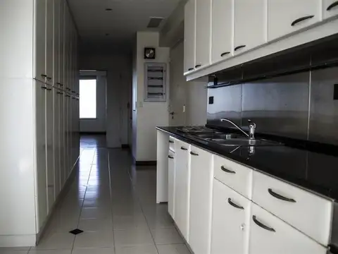 Departamento 4 ambientes con 3 baños
