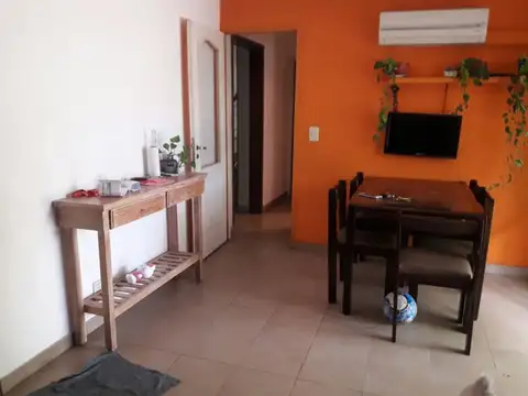 Casa 6 ambientes con 2 baños
