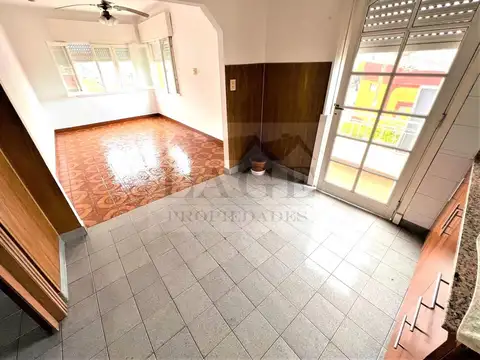 Depto Tipo Casa en Venta de 4 ambientes