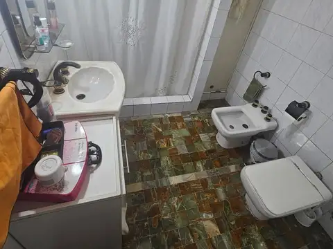 Casa 3 amb. sobre amplio lote