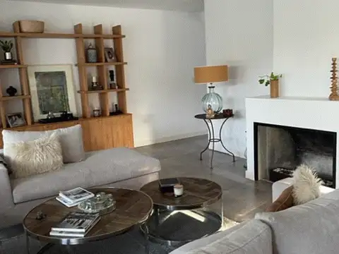 Cómoda y completa propiedad en Abril Club de Campo