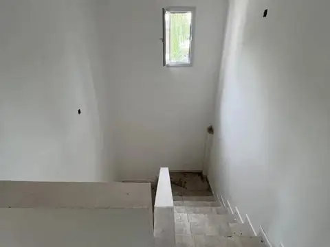 Depto Tipo Casa en Venta en Villa Sarmiento, USD 170.000